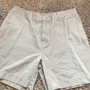 Vineyard vines khaki shorts